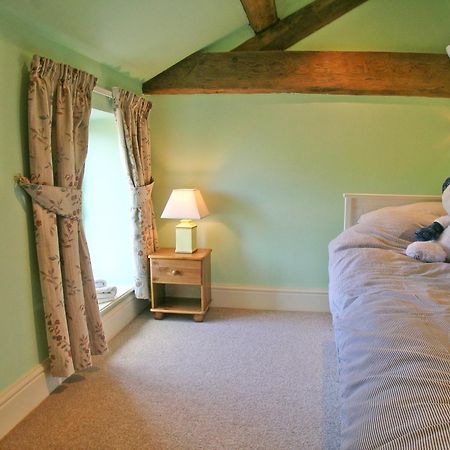 The Old Stables Villa Helsby Bagian luar foto