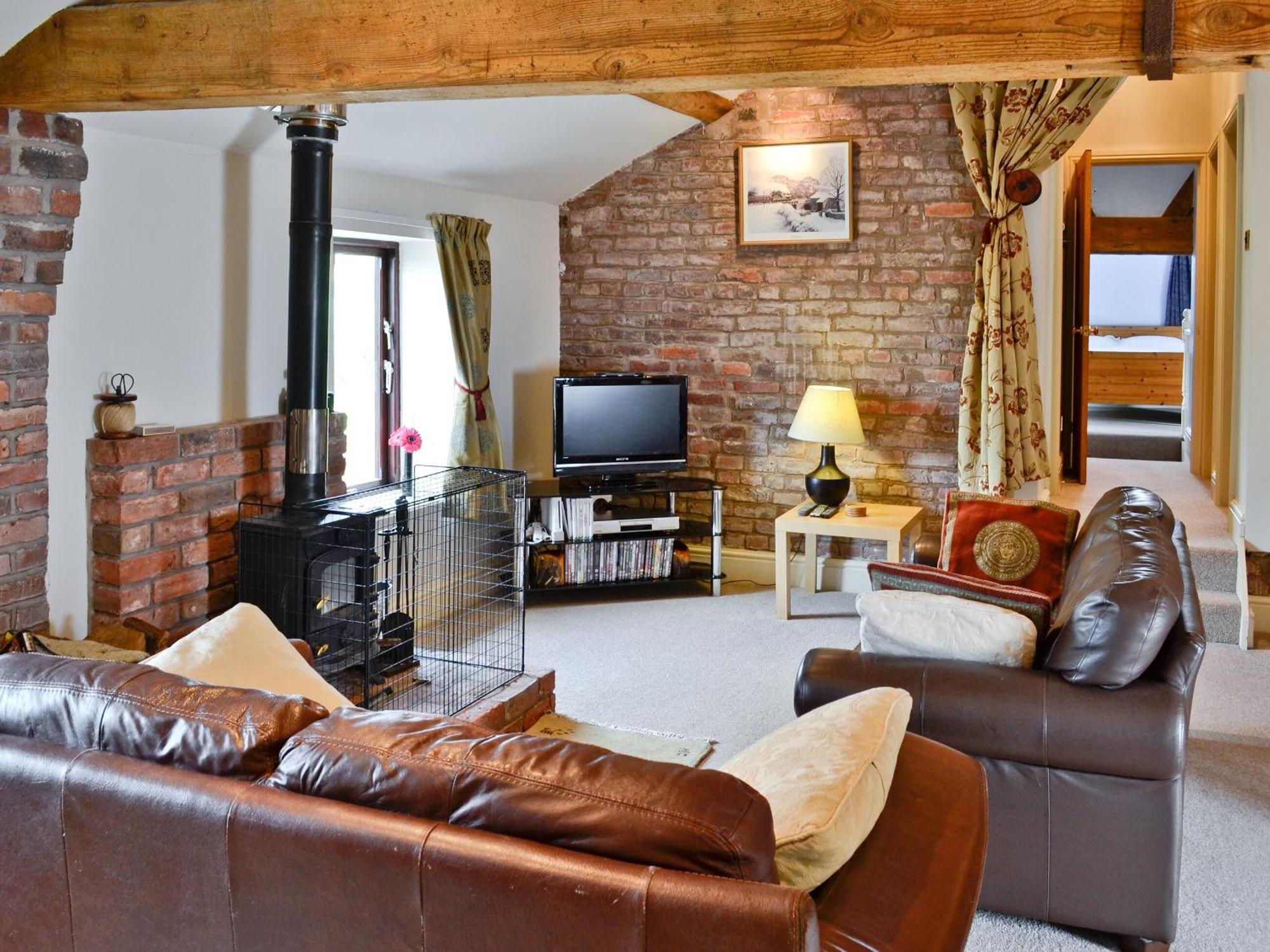 The Old Stables Villa Helsby Bagian luar foto