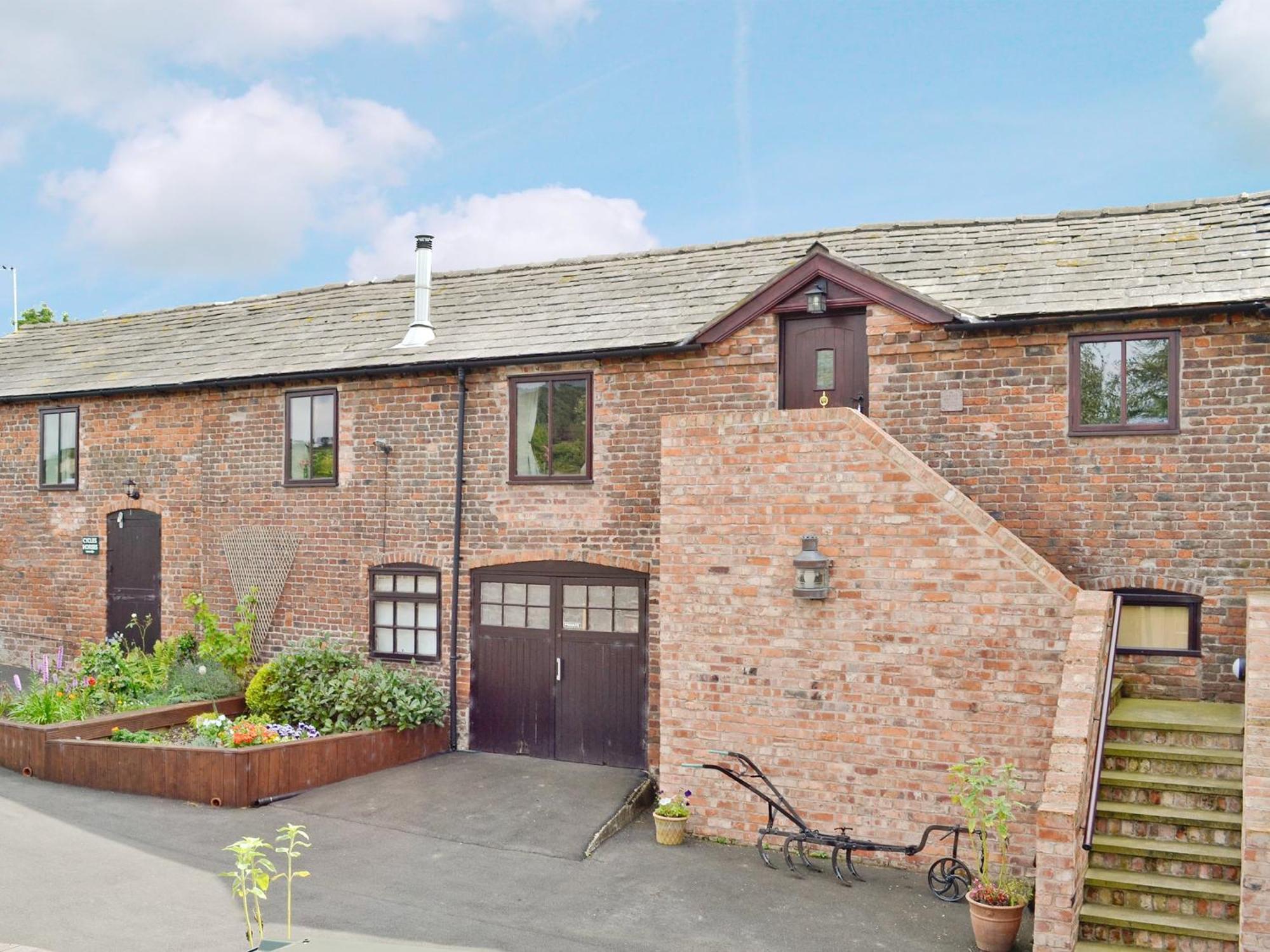 The Old Stables Villa Helsby Bagian luar foto